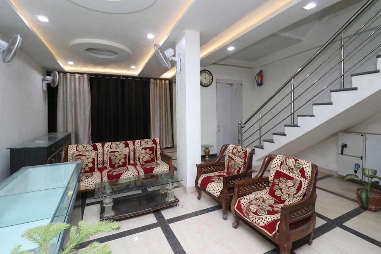 โอโย 30698 หริ โฮม เกสต์เฮาส์ Jadabpur ภายนอก รูปภาพ